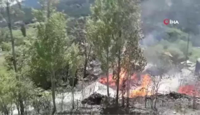 Çorum'da yangın: 1ev, 1 samanlık ve 1 ahır yandı