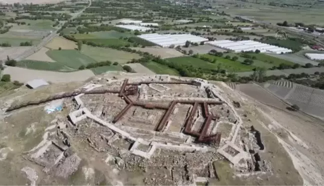 Arkeoparka dönüştürülen 2900 yıllık Urartu şehri turistleri ağırlamak için gün sayıyor