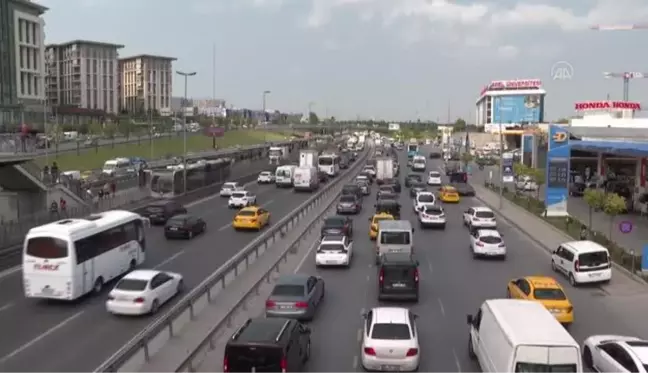 Sokağa çıkma kısıtlaması öncesi trafikte yoğunluk oluştu (2)