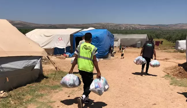 Afrin'de ihtiyaç sahiplerine hijyen paketi ve giysi yardımı yapıldı