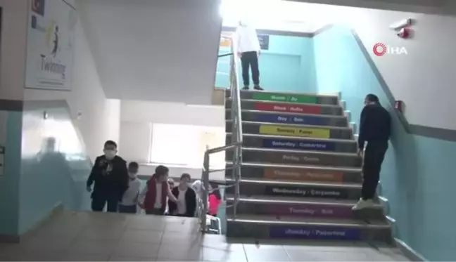 Başarıları ile bilinen okulun öğrencileri sıralarına kavuştu