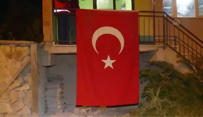 AFYONKARAHİSAR - Hatay'daki kazada şehit olan uzman çavuş Necati Yatkak'ın ailesine acı haber verildi