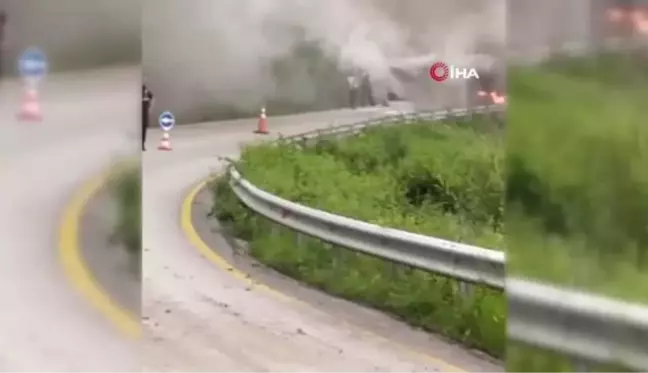 Karabük'te tırın lastikleri alev aldı