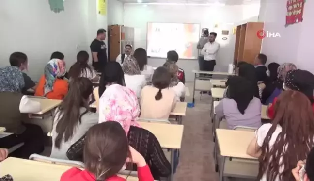 Silopi'de köy kadınlarına 'Kadına Yönelik Şiddetle Mücadele' semineri