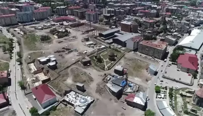 Tarih kokan Erzurum'un asırlık yapıları millet bahçesiyle gün yüzüne çıkıyor