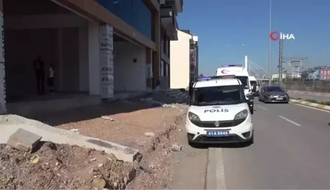 Yoldan geçen vatandaşlar gördü, iple asılmış halde cesedi bulundu