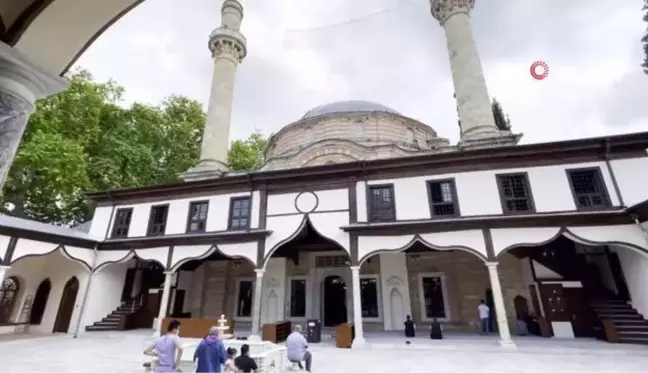 Emirsultan türbesi ziyarete açıldı