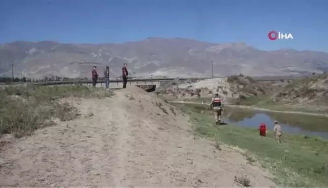 Erzincan'da sulama kanalında boğularak hayatını kaybeden çocuk toprağa verildi