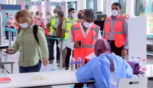 İstanbul Havalimanı'nı aşı merkezinde havalimanı çalışanları aşılanmaya başladı