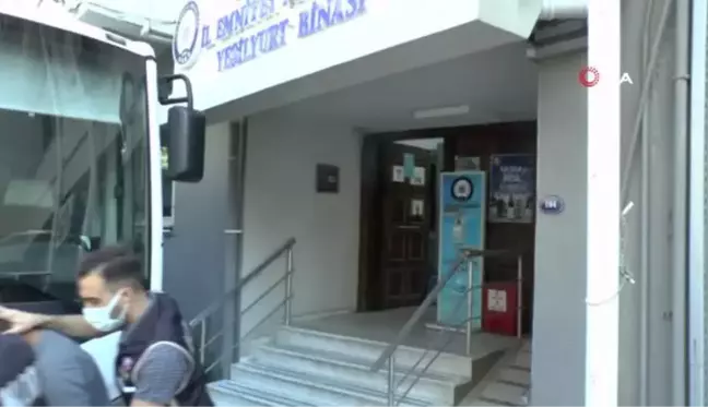 İzmir merkezli yasa dışı silah ticareti operasyonunda 11 tutuklama