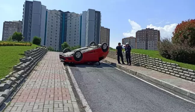 Beylikdüzü'nde araba sürmeyi öğrenirken takla attı