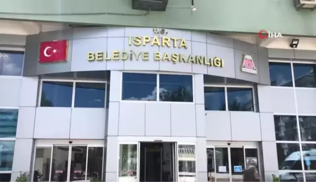 Isparta'da belediye ve kent meydanına aşı istasyonu kuruldu