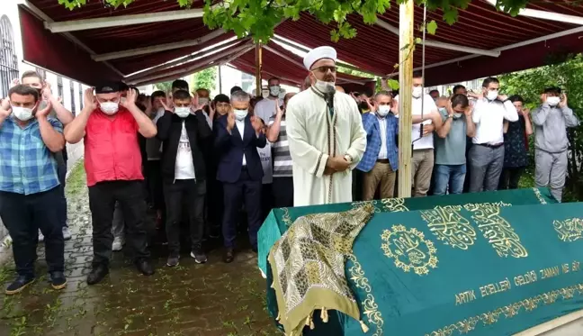 Ümraniye'de koca dehşetinde ölen anne ve oğlu son yolculuğuna uğurlandı