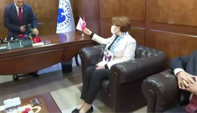 Akşener, Akçaabat ve Ortahisar'da esnaf ziyaretinde bulundu