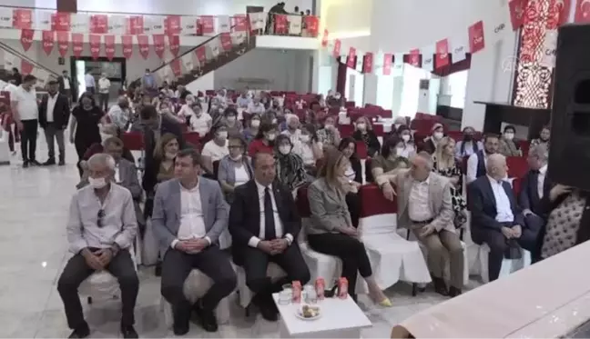 CHP Kadın Kolları Genel Başkanı Nazlıaka, partililerle bir araya geldi