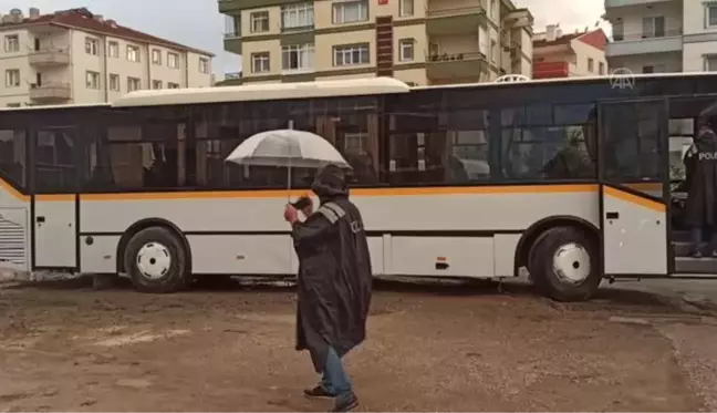 Park için manevra yapan otobüsün altında kalan 90 yaşındaki yaşlı adam öldü