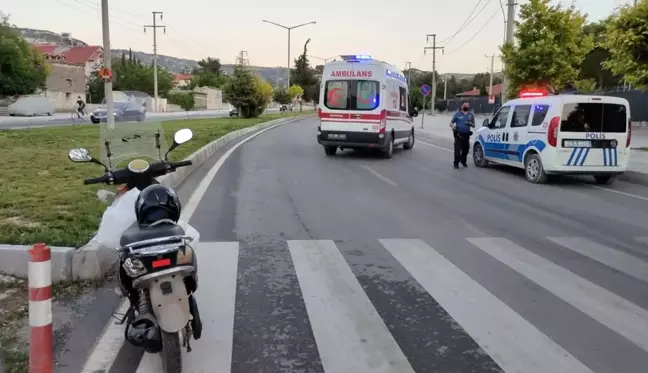 Motosiklet ile otomobil çarpıştı; 1 yaralı