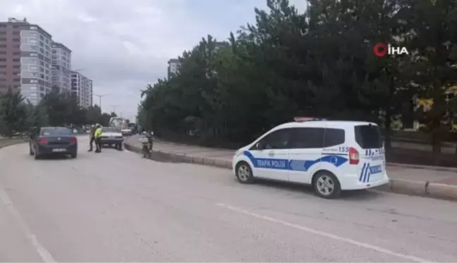 3 ayrı trafik kazasında 13 kişi yaralandı