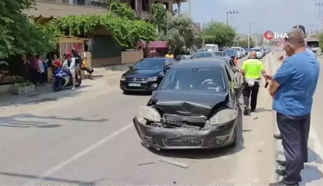 Hatay'da zincirleme trafik kazası: 4 otomobil birbirine girdi, 1 kişi yaralandı