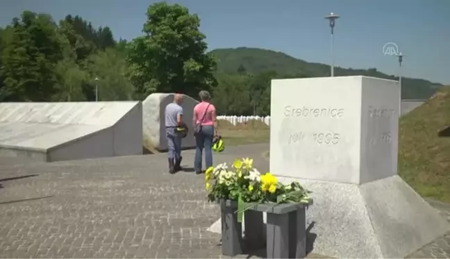 Bu yıl toprağa verilecek Srebrenitsa kurbanlarının mezarları kazılıyor