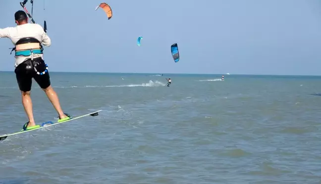 Adana kitesurf merkezi oluyor