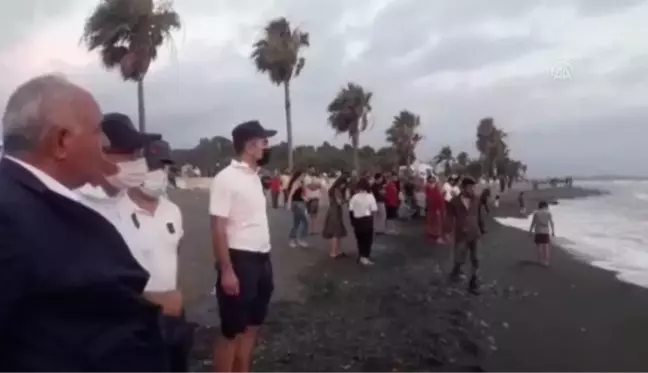 Denize giren iki gençten biri boğuldu, diğeri kayboldu