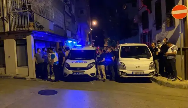 Pompalı tüfekle polis aracına ateş açan ve elindeki kılıçla tehdit eden şahıs operasyonla yakalandı