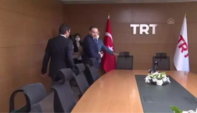 TRT'de devir teslim töreni yapıldı