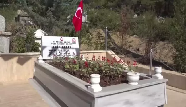 15 Temmuz şehidi Akif Altay kabri başında anıldı