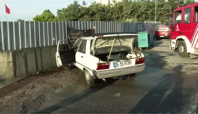 Petrol istasyonunda alev alan otomobil söndürüldü