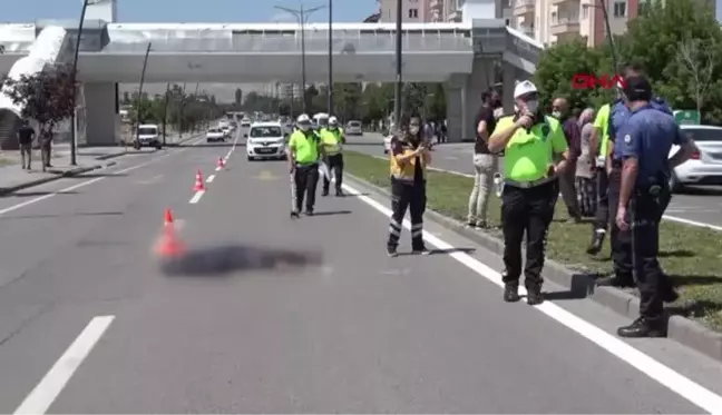 KARŞIYA GEÇMEK İSTERKEN OTOMOBİLİN ÇARPTIĞI KADIN, ÖLDÜ