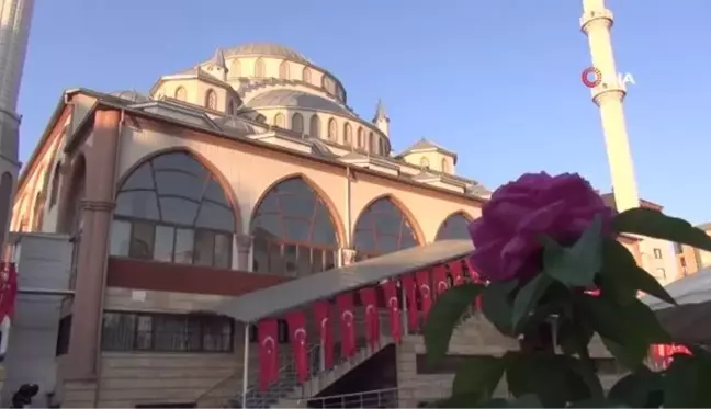 Cami ve mezarlıklarda aşı standı kuruldu