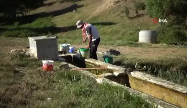 Doğa dostu emekli astsubay kendini eskimiş köy çeşmelerine adadı