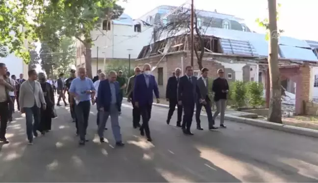 Kurtulmuş, Ermenistan'ın saldırılarında sivillerin hayatını kaybettiği Gence'yi ziyaret etti
