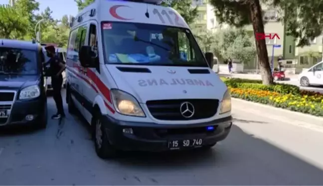 YAŞLI ADAMA ÇARPMA ANI KAMERADA