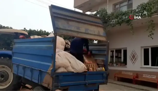 Son dakika haberi! Yangının sıçradığı Karatepe Köyü'ndeki kilim evi boşaltıldı