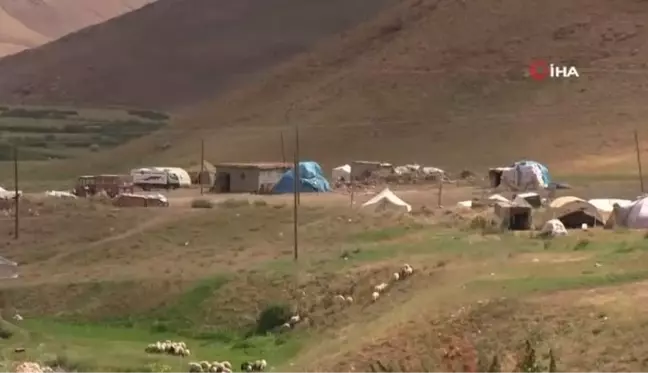 Kaymakam yayla çocuklarının yüzünü güldürdü