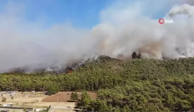 Marmaris alevlere teslim oldu, gökyüzünü duman kapladı