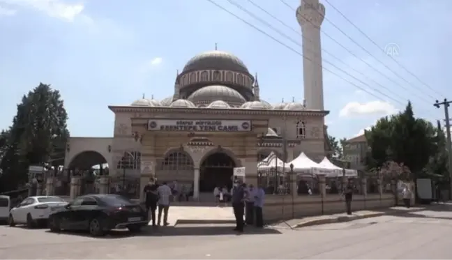 Balıkesir'deki kazada hayatını kaybeden gurbetçi anne ve iki çocuğu defnedildi