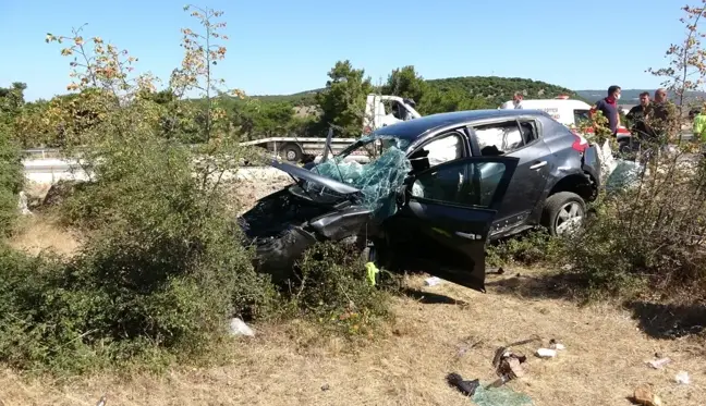 Çanakkale'de takla atan otomobildeki 3 kişi yaralandı