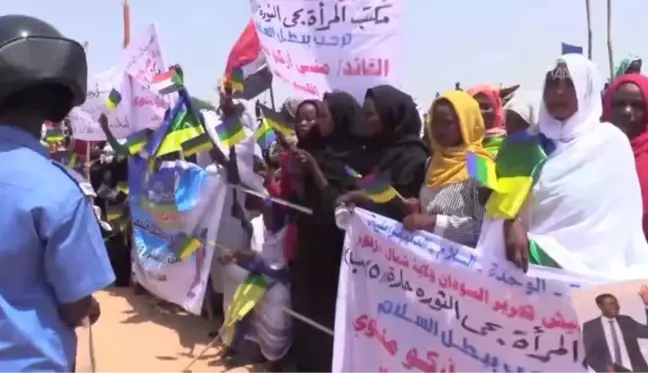 Sudan'ın Darfur Bölgesi Başkanı Minawi görevine başladı