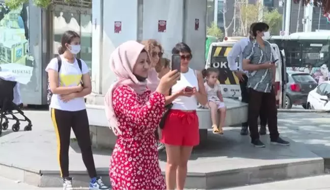 Türkiye Böbrek Vakfı, su tüketiminin önemine dikkati çekmek için vatandaşlara broşür dağıttı