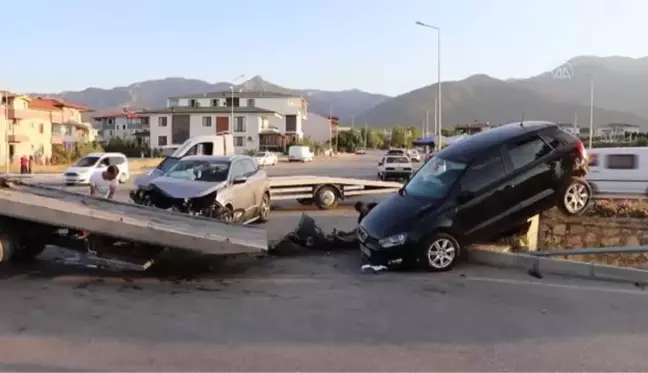 Otomobille cipin çarpışması sonucu 4 kişi yaralandı