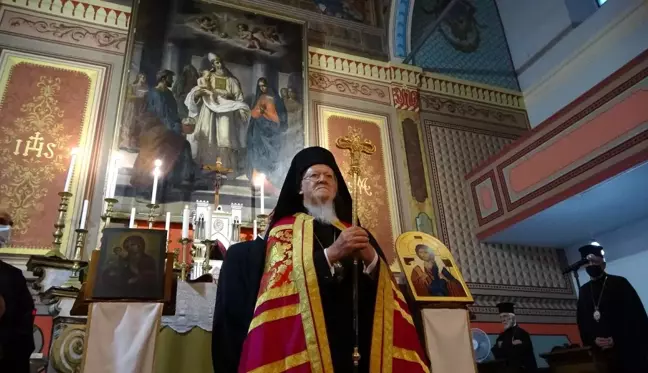 Fener Rum Patriği Bartholomeos Santa Maria İtalyan Katolik Kilisesi'nde akşam duasına katıldı