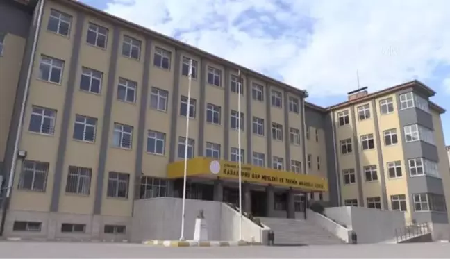 ŞANLIURFA - Meslek lisesi öğrencileri yaptıkları üretimle ekonomiye katkı sağlıyor