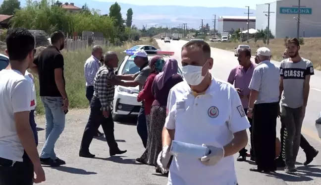 Son dakika haberi! Kaza anı güvenlik kamerasında: Otomobilini gören baba çılgına döndü, polislerle tartıştı