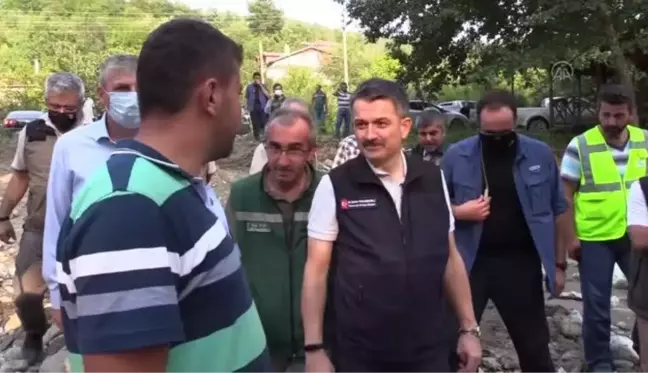 KASTAMONU - Bakan Pakdemirli, selden etkilenen İnebolu'nun Özlüce köyünü ziyaret etti