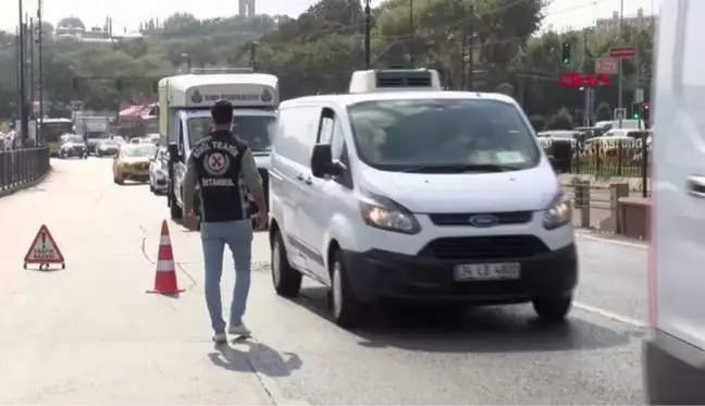 EMİNÖNÜ'NDE KURALLARA UYMAYAN TAKSİCİLERE CEZA YAĞDI