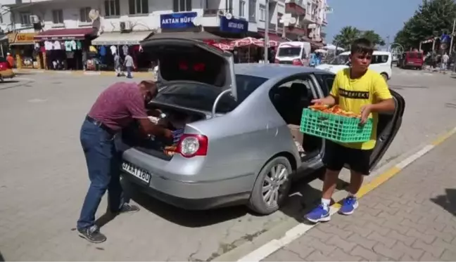 KASTAMONU - Ormandan topladığı mantarı afet mağduru öğrenciler için satıyor