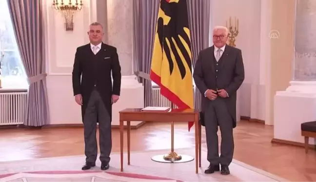 Türkiye'nin Berlin Büyükelçisi Şen, Cumhurbaşkanı Steinmeier'e güven mektubunu sundu